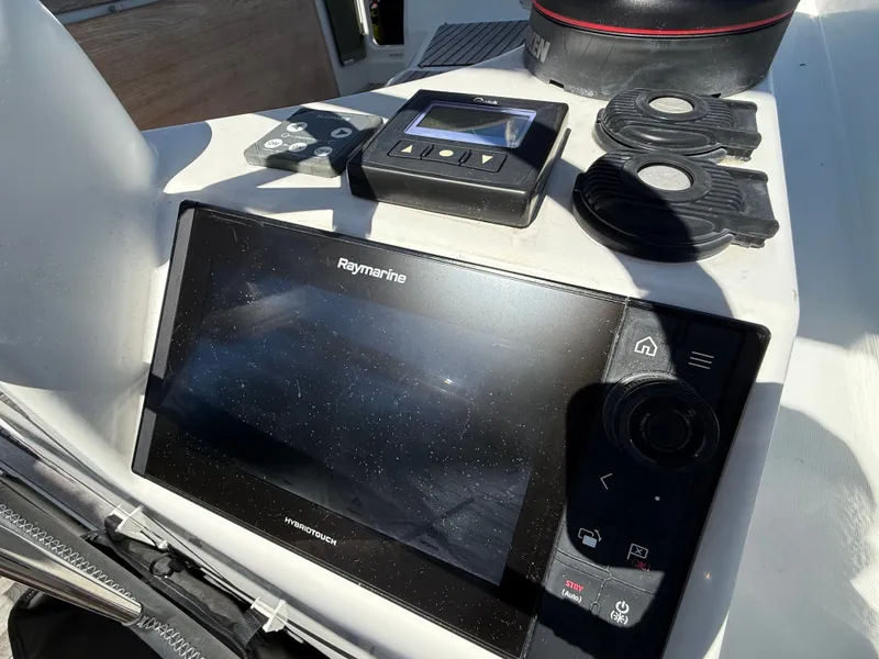 Slide: The Image of Navigation system on Jeanneau Sun Odyssey 410, year 2023. - 7