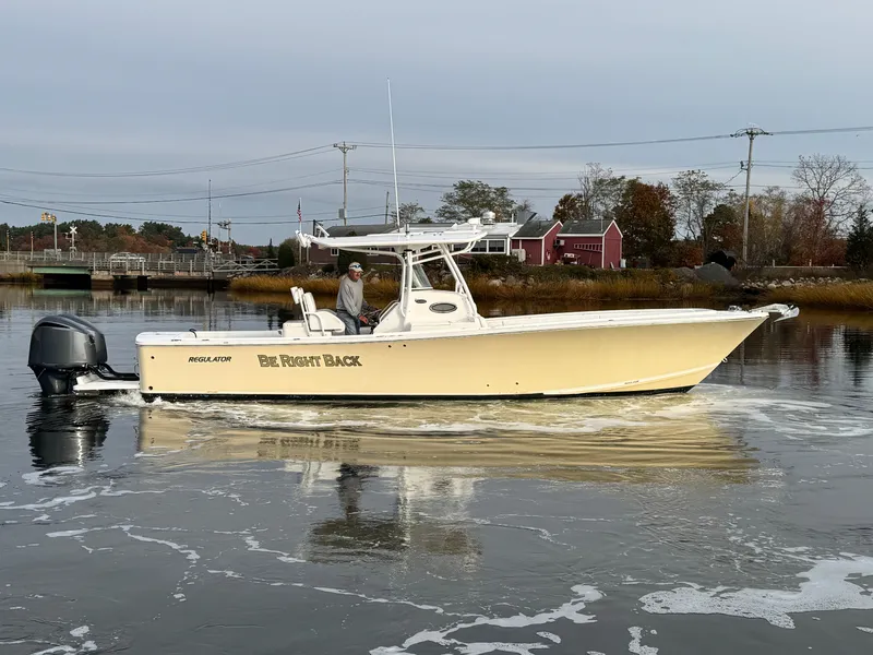 The Image of Regulator Marine 34SS 2012 - 0