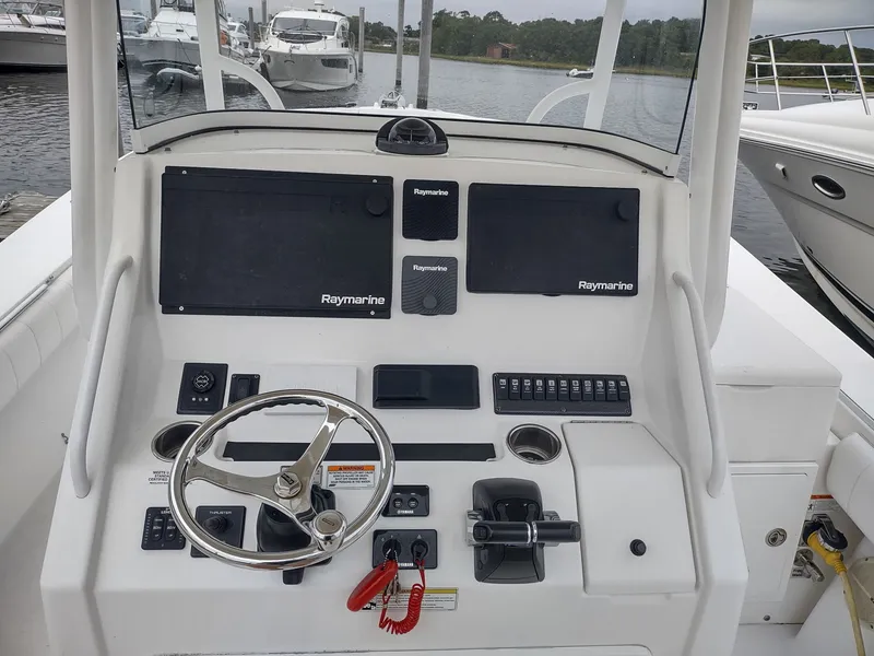 Slide: The Image of Regulator Marine 34SS 2012 - 7