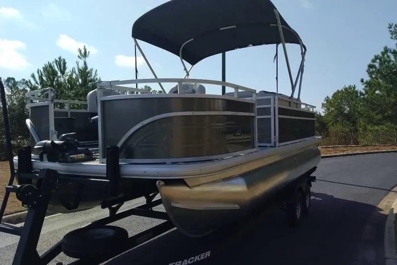 Slide: The Image of Sun Tracker Fishin' Barge 20 DLX 2026 - 23