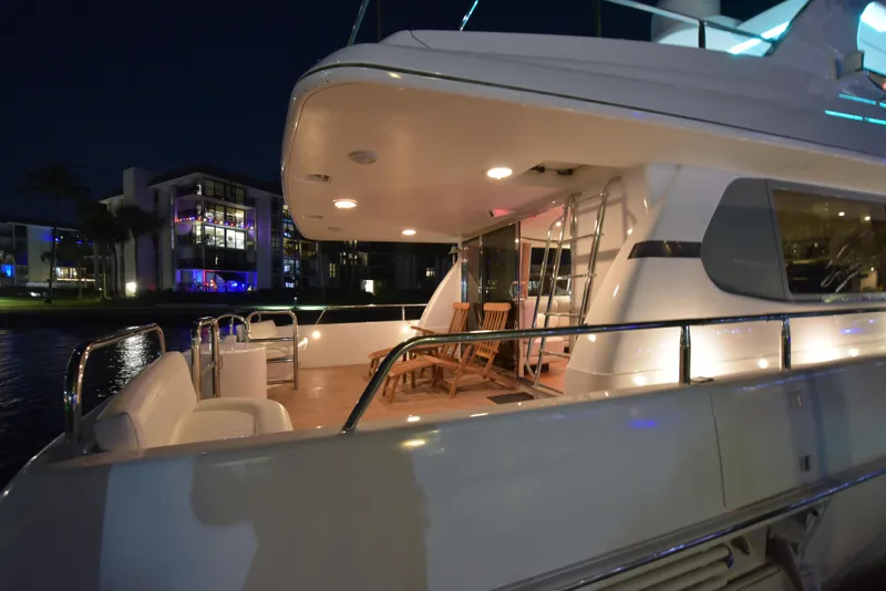 Slide: The Image of Lazzara Yachts 76 Lazzara motor yacht 1994 - 106