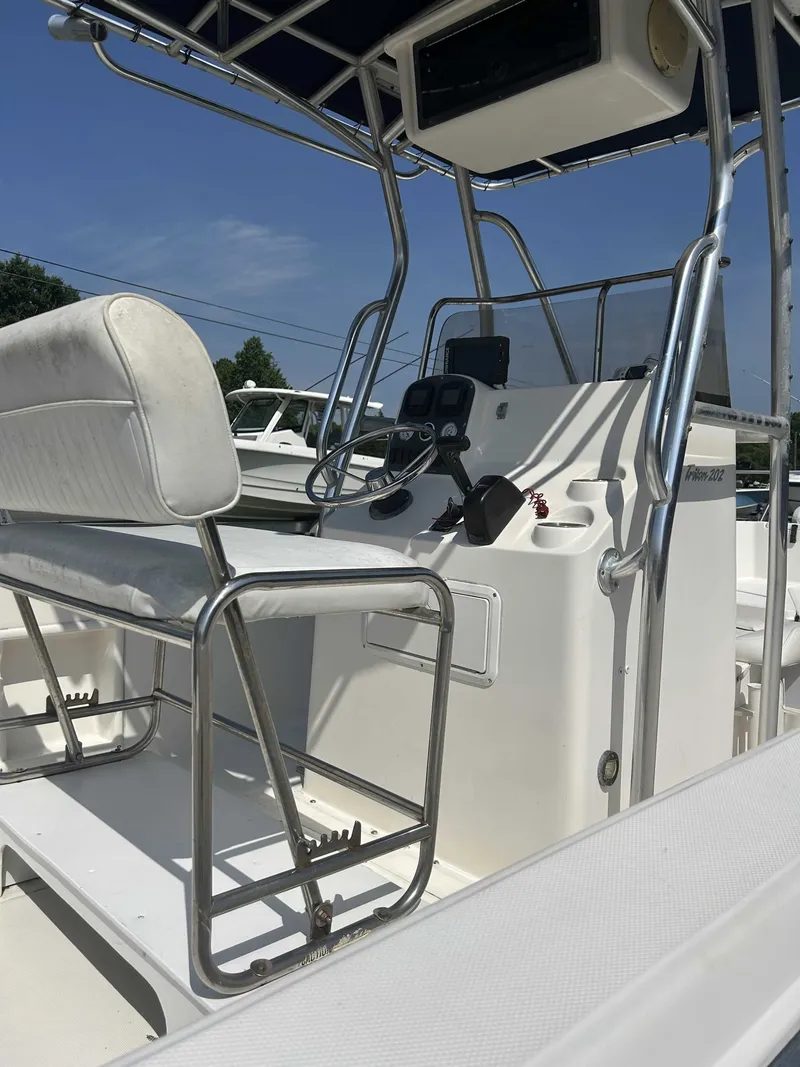 Slide: The Image of Interior view of a 2005 Sea Hunt Triton 202 boat. - 5