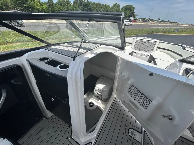 Slide: The Image of Yamaha 252SD 2025 - 25