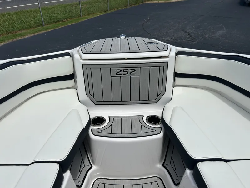 Slide: The Image of Yamaha 252SD 2025 - 29