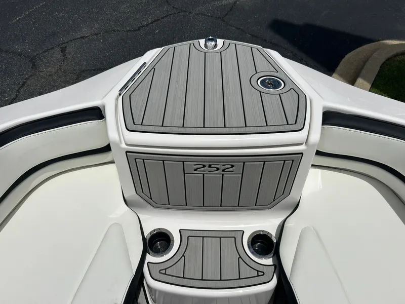 Slide: The Image of Yamaha 252SD 2025 - 35