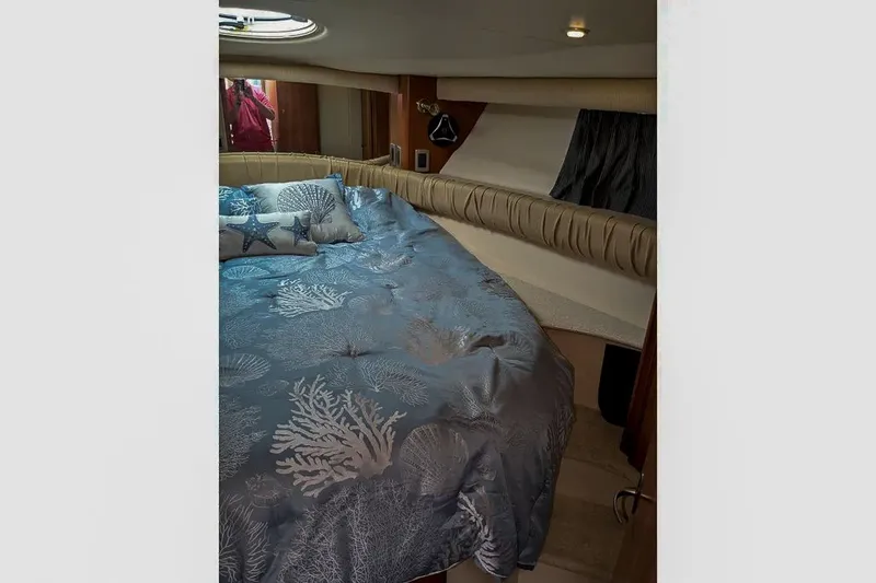 Slide: The Image of Interior of a 2004 Meridian 411 Sedan yacht cabin. - 25