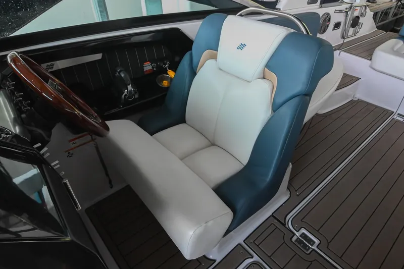 Slide: The Image of Luxurious seating in 2014 Four Winns H290 boat, featuring elegant design and premium materials. - 20
