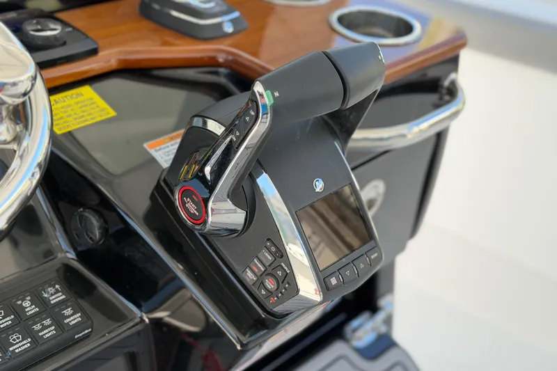 Slide: The Image of Throttle control panel of 2026 Everglades 395 Center Console boat. - 62