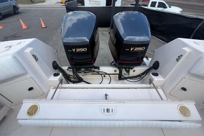 Slide: The Image of 2000 Grady-White Express 265 boat with twin Yamaha V250 outboard engines. - 110