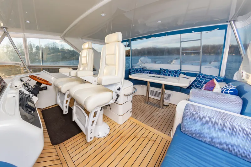 Slide: The Image of Luxurious interior of the 2006 Princess 75 Motor Yacht. - 26