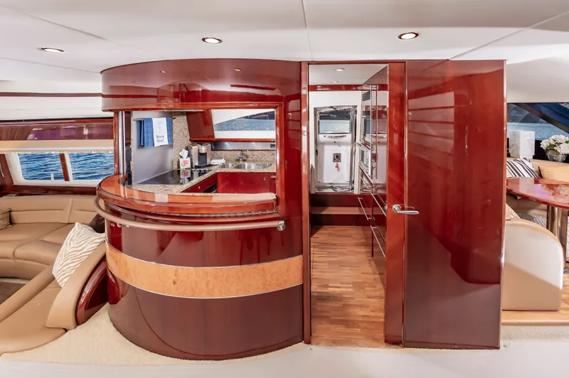 Slide: The Image of Luxurious interior of the 2006 Princess 75 Motor Yacht. - 39