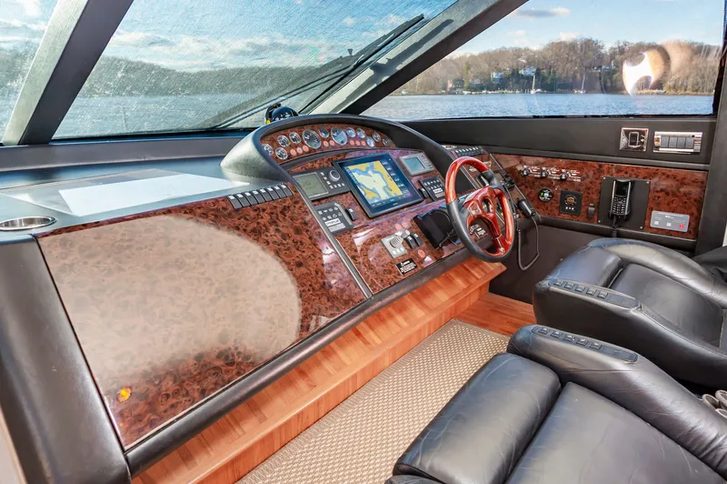 Slide: The Image of Helm of 2006 Princess 75 Motor Yacht on water. - 44