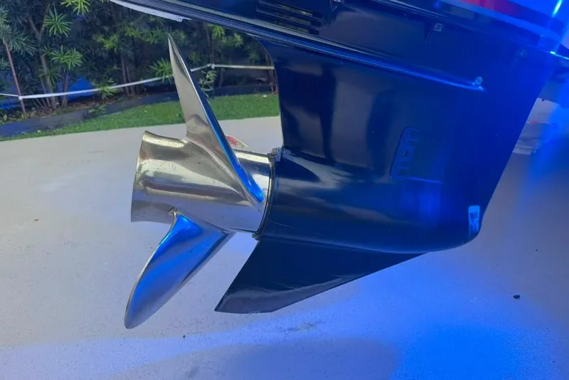 Slide: The Image of 2020 Robalo R222 Explorer boat propeller in close-up view. - 36