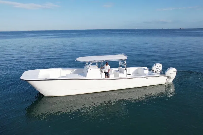 The Image of AmeraCat 39 boat 2025 on calm water. - 0