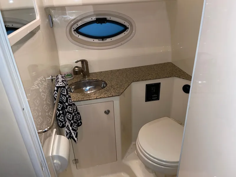 Slide: The Image of Bathroom in Monterey 280 Sport Cruiser, 2010 model. - 49