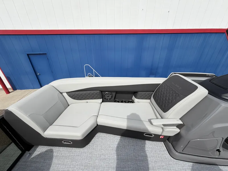 Slide: The Image of Harris Sunliner 230 2027 - 45