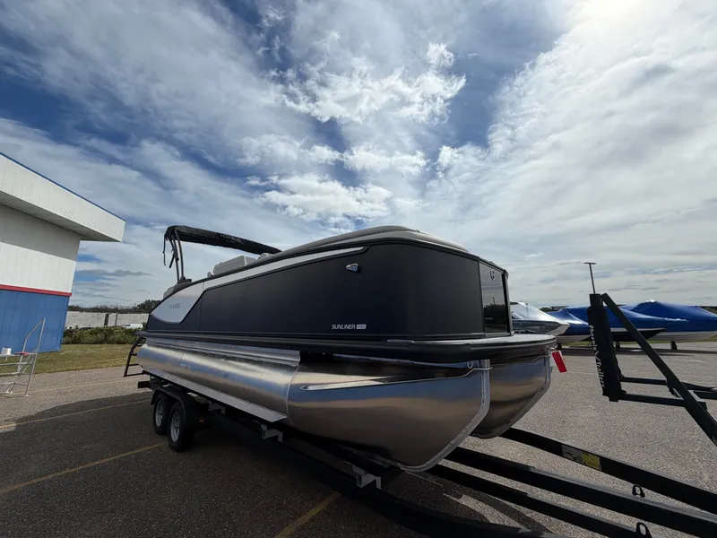 Slide: The Image of Harris Sunliner 230 2027 - 1