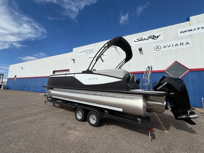 Slide: The Image of Harris Sunliner 230 2027 - 4