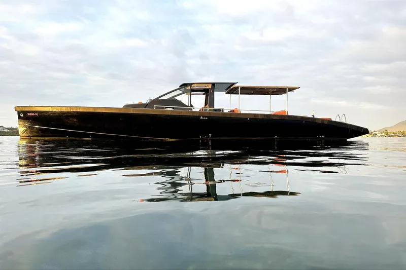 Slide: The Image of Windy SR52 yacht from 2013 on calm water. - 3