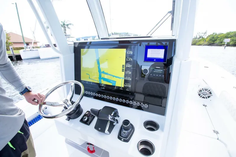 Slide: The Image of Freeman 28 boat helm with navigation system, 2023 model. - 18