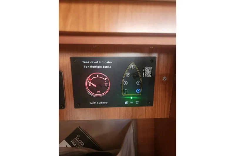 Slide: The Image of Tank-level indicator panel for multiple tanks in a 2008 Hunter 450 yacht. - 20