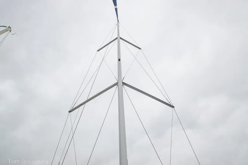 Slide: The Image of Mast of 1995 Hunter 336 sailboat against cloudy sky. - 31