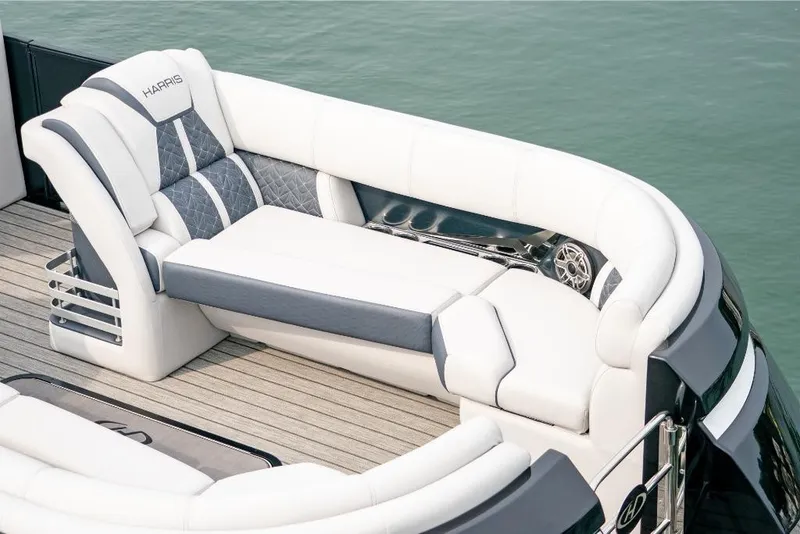 Slide: The Image of 2022-Harris-Grand-Mariner-250-MarineMax - 15