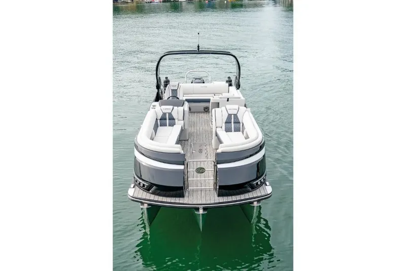 Slide: The Image of 2022-Harris-Grand-Mariner-250-MarineMax - 16