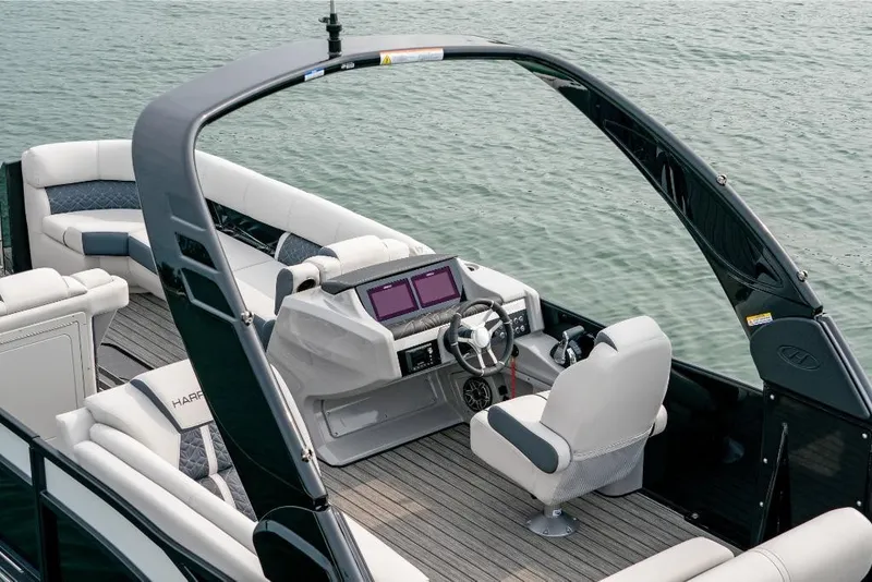 Slide: The Image of 2022-Harris-Grand-Mariner-250-MarineMax - 13