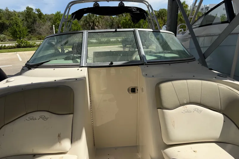 Slide: The Image of Sea Ray 240 Sundeck 2006 - 14