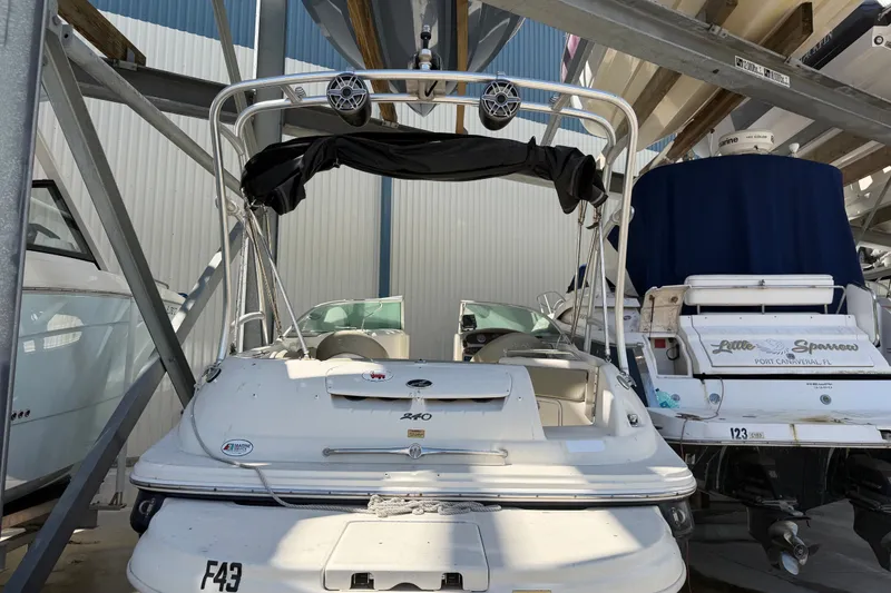 Slide: The Image of Sea Ray 240 Sundeck 2006 - 9