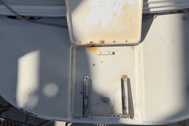 Slide: The Image of Sea Ray 240 Sundeck 2006 - 41