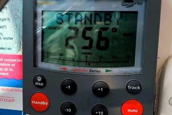 Slide: The Image of Autopilot display on 2001 Tiara Yachts 2900 Open, showing standby mode at 256 degrees. - 4