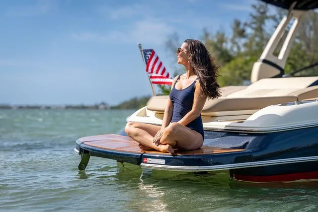 Slide: The Image of Chris-Craft Sportster 25 Sterndrive 2027 - 14