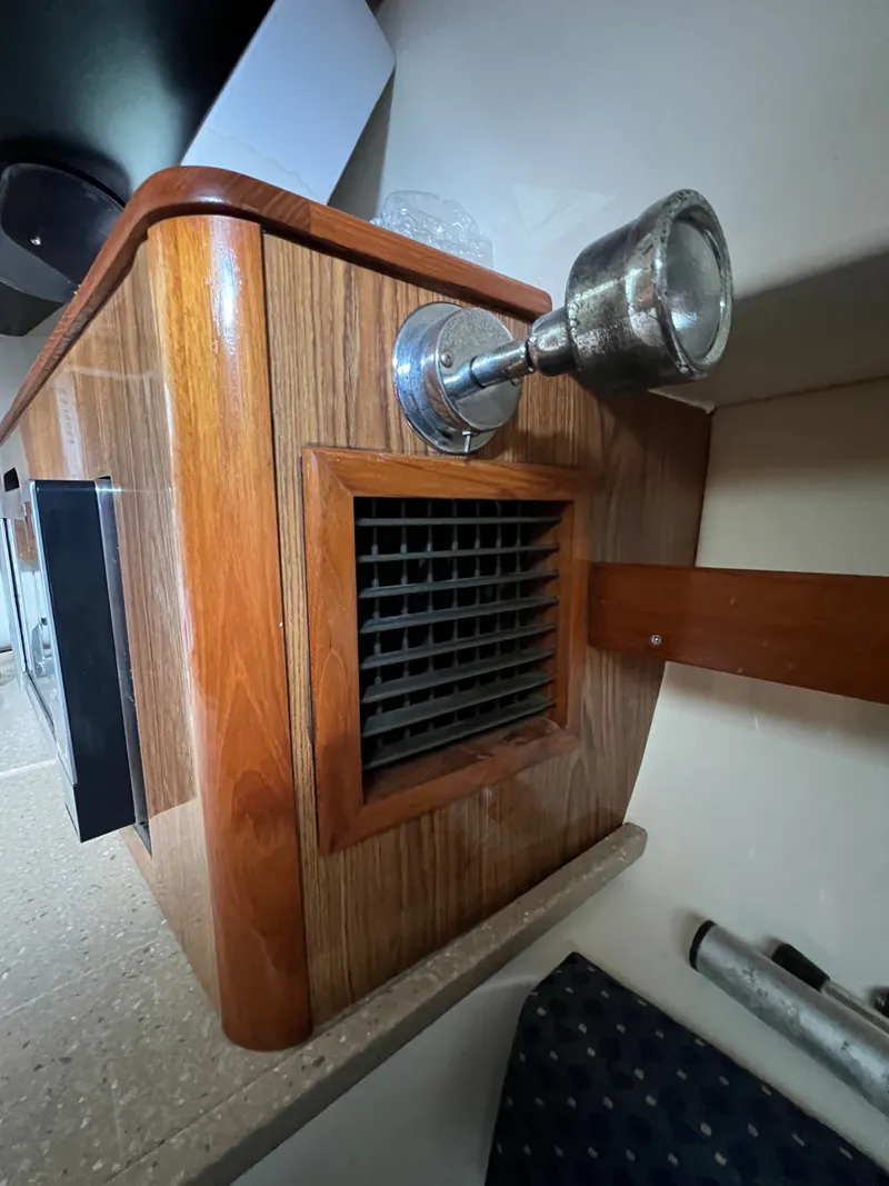 Slide: The Image of Pursuit 285OS Cabin air conditioning - 59