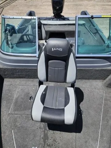 Slide: The Image of Lund Impact 1875 boat interior with seat, 2014 model. - 6