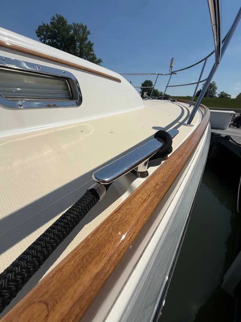 Slide: The Image of Teak toe rail - 15