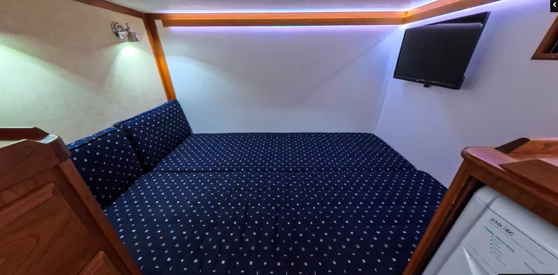 Slide: The Image of Crew quarters - 76