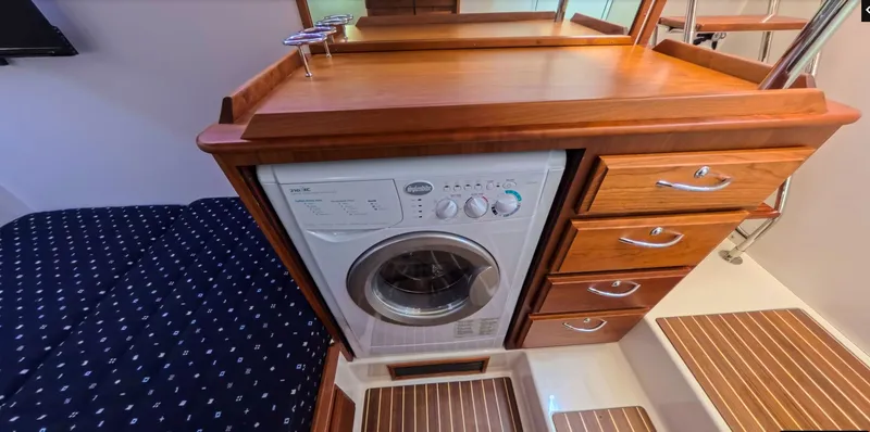 Slide: The Image of Crew quarters/washer dryer - 78