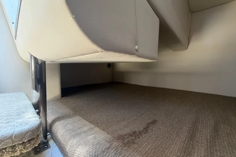 Slide: The Image of Interior cabin space of 2018 Sea Ray Sundancer 260 boat. - 69