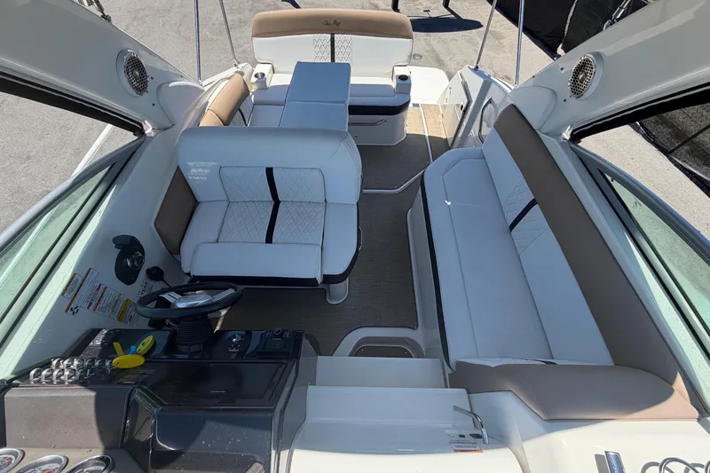 Slide: The Image of Sea Ray Sundancer 260 2018 - 78