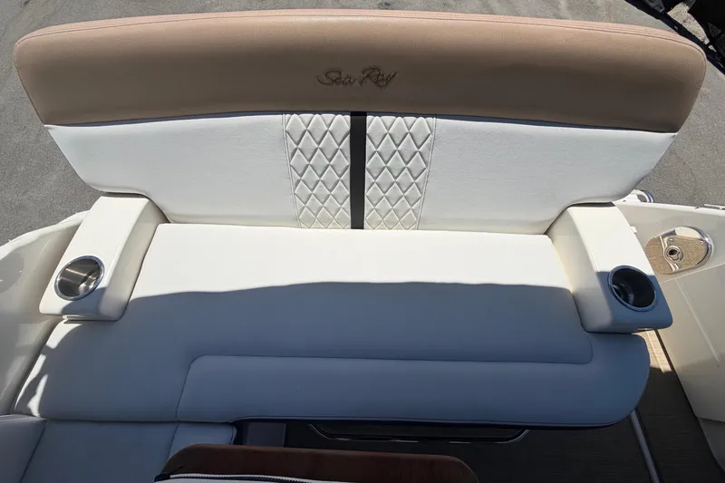 Slide: The Image of Sea Ray Sundancer 260 2018 - 84