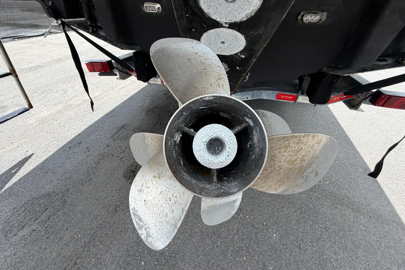 Slide: The Image of Propeller of 2018 Sea Ray Sundancer 260 boat on trailer, close-up view. - 5