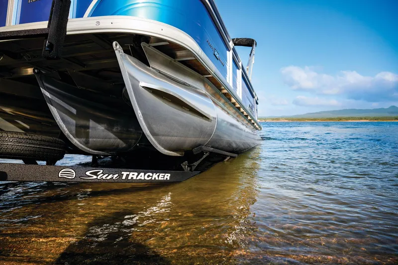 Slide: The Image of Sun Tracker Party Barge 22 RF XP3 2026 - 83