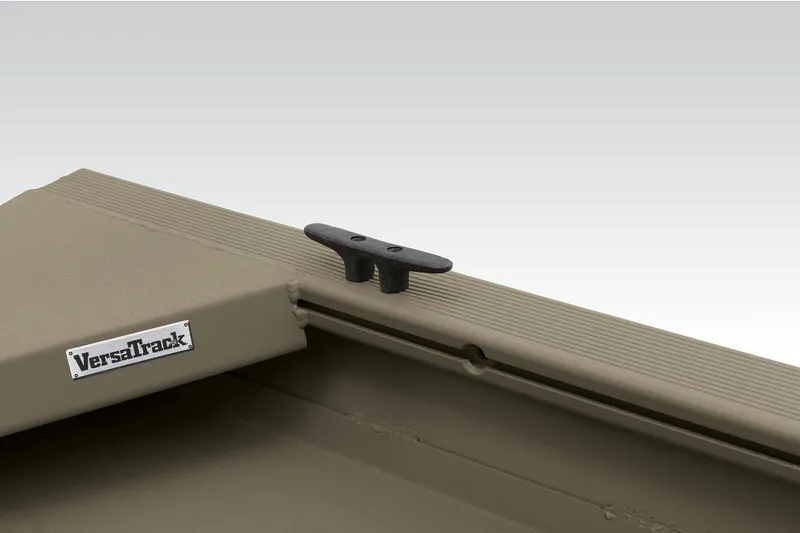 Slide: The Image of Tracker Grizzly 1860 Utility 2026 - 20