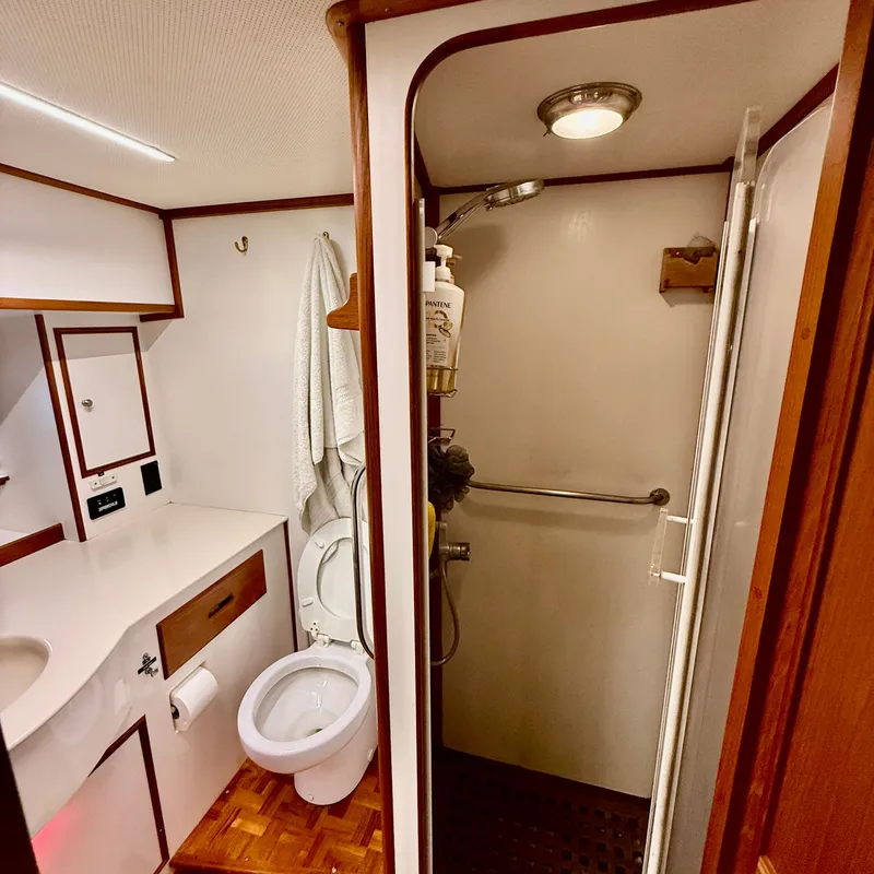 Slide: The Image of Bathroom on 1999 Grand Banks 52 Europa yacht. - 25