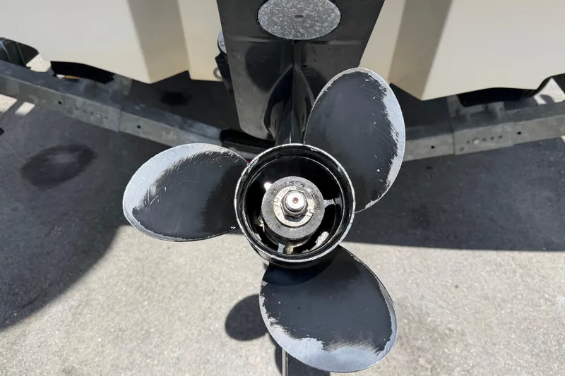 Slide: The Image of Propeller of a 2015 Sea Ray 19 SPX boat on a trailer. - 5