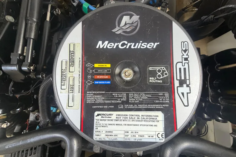 Slide: The Image of MerCruiser 4.3 TKS engine in a 2015 Sea Ray 19 SPX boat. - 51