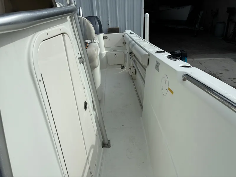 Slide: The Image of Interior view of a 2007 Sailfish 2660 boat in dock. - 14