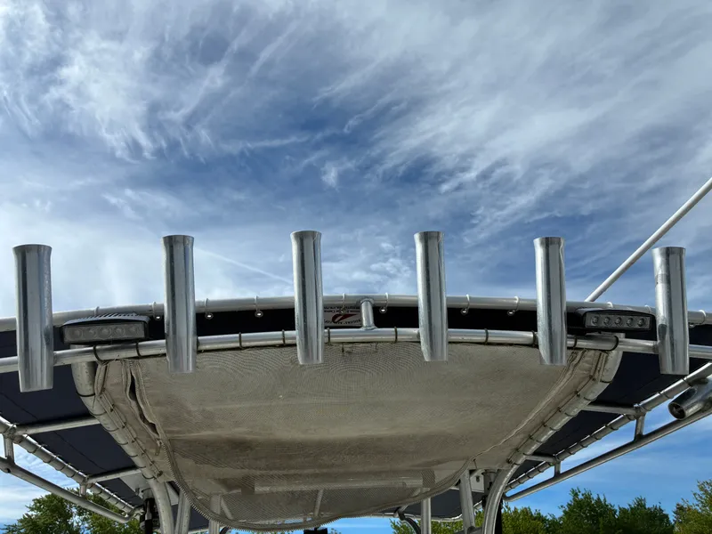 Slide: The Image of Sailfish 2660 boat roof with rod holders, 2007 model. - 20